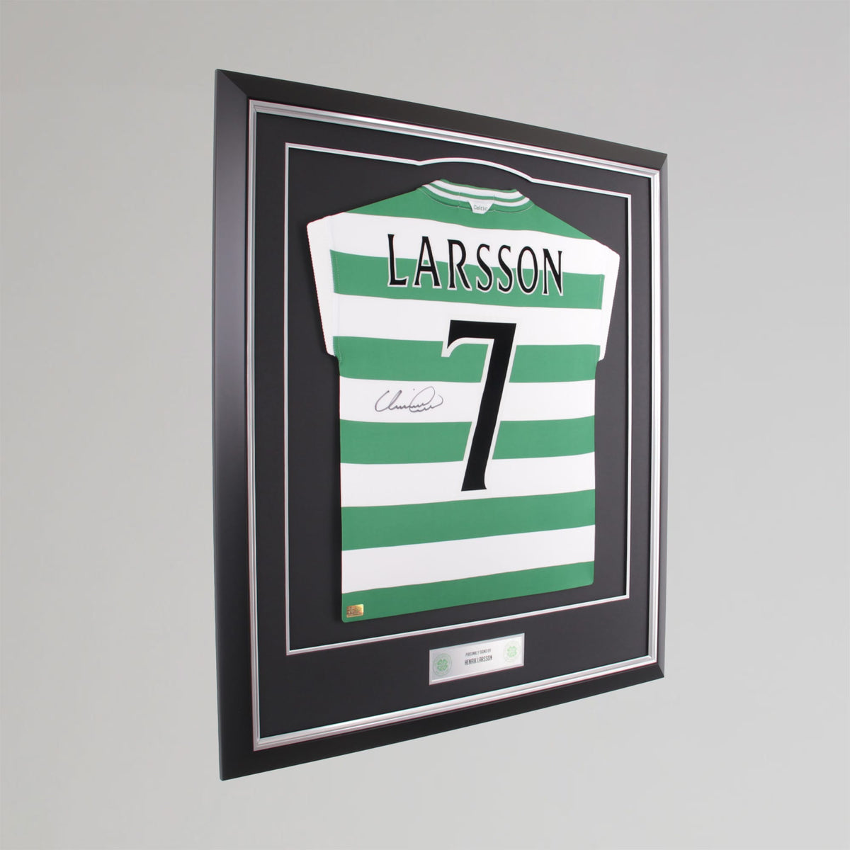 Celtic Henrik Larsson 2000/01 Signed Framed Shirt