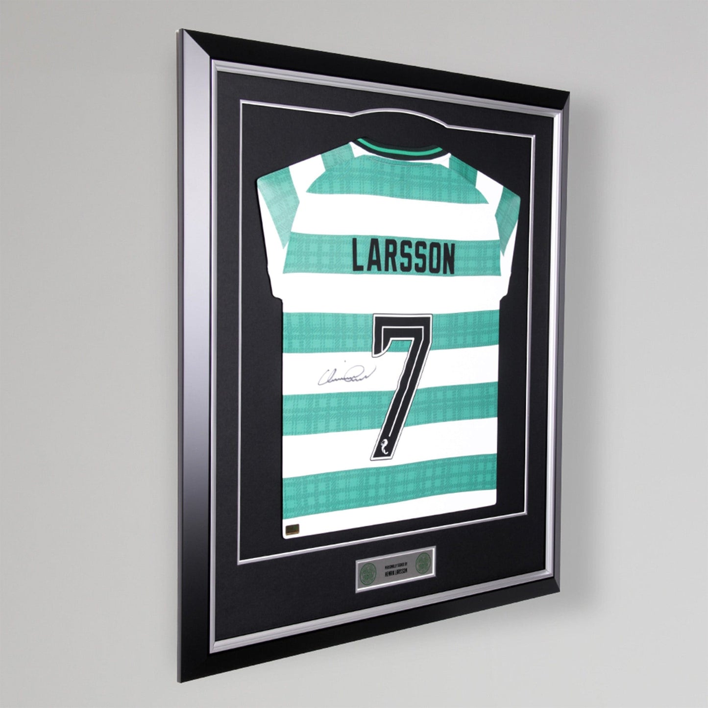 Celtic Henrik Larsson Signed Framed Shirt