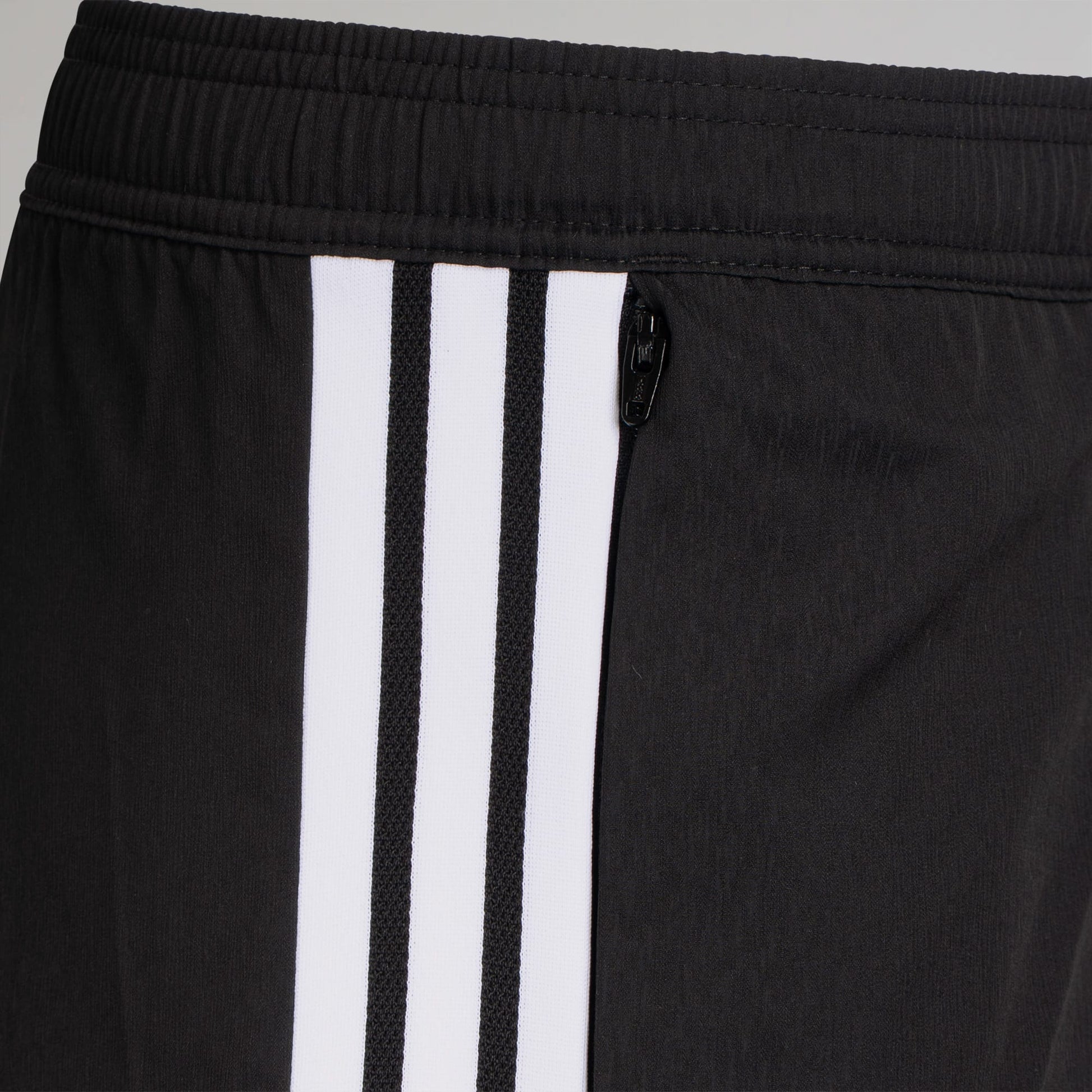 adidas Celtic Junior 2026/27 Black Downtime Shorts