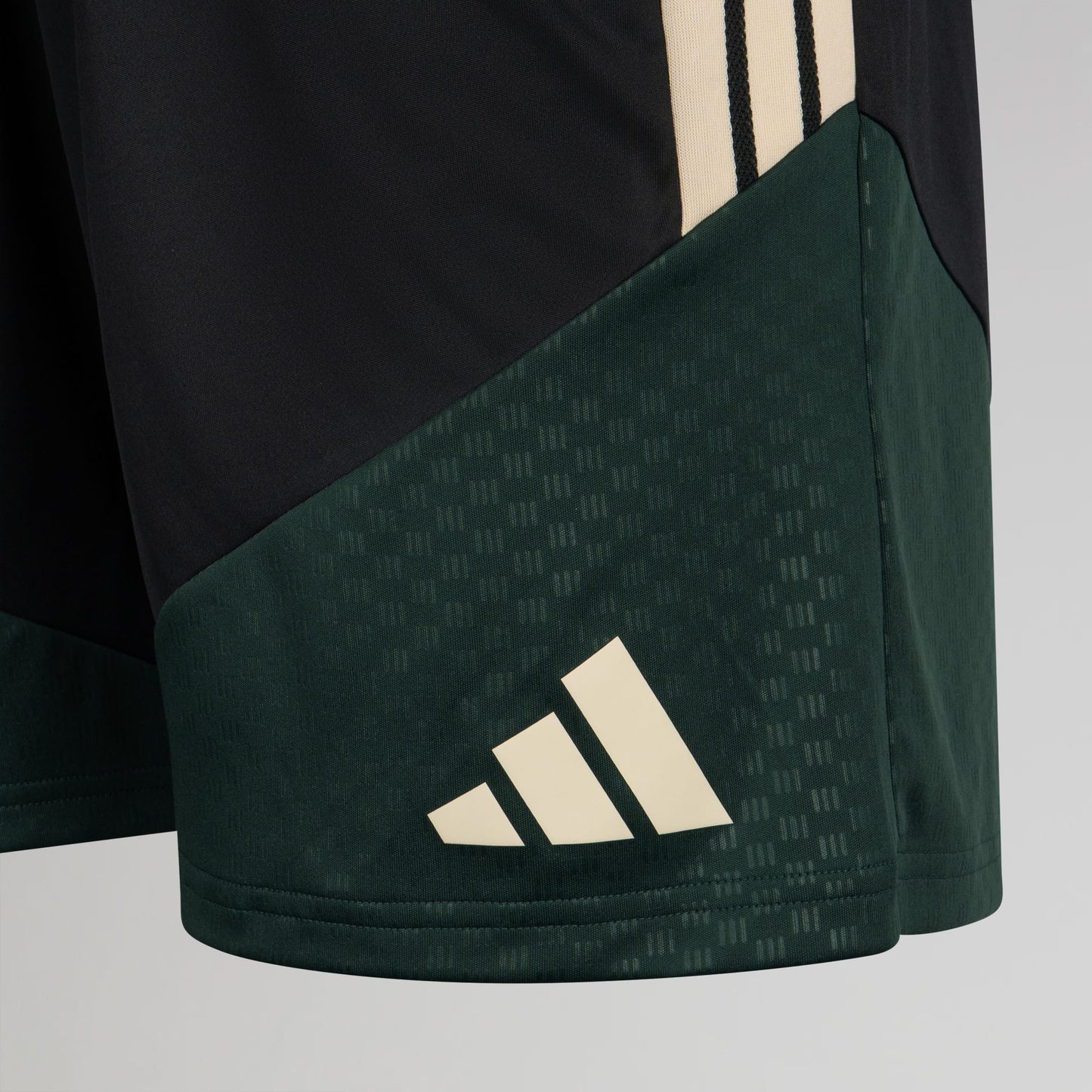 adidas Celtic Junior 2026/27 Shadow Green Training Shorts