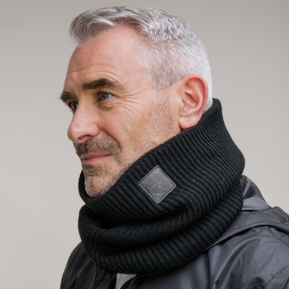 Celtic Black Clover Snood