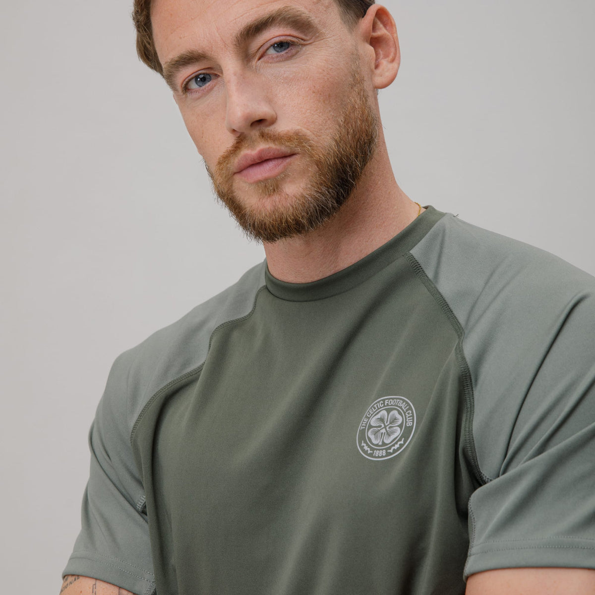 Celtic Crest Men's Sage Panel T-shirt