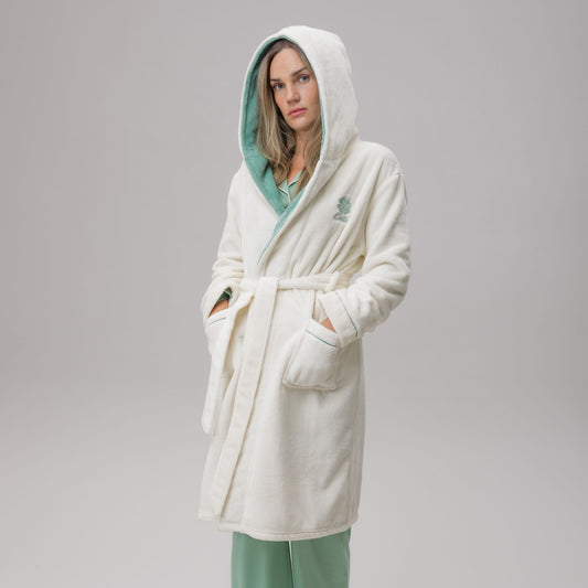 Celtic Women's Cream Robe